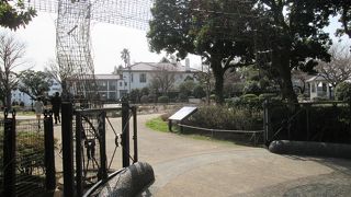 ジョージ?世時代の王冠入りの銘版を間近で見られるなんて