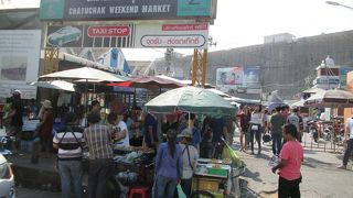 首都封鎖中も関係なく混雑