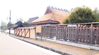 古い街並みが並んでいます。