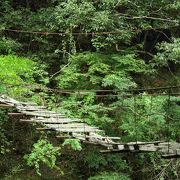 朽ちた吊り橋・・・秘境の雰囲気