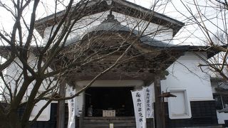 芭蕉が奥の細道で訪れたお寺