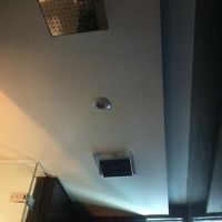 広いシャワーエリア　ダブルレインシャワー！