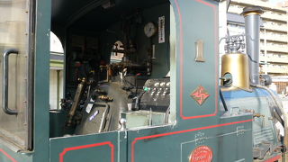 ポッポー、ポッポー、良い汽笛しています！