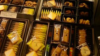 生のケーキもおいしいです。