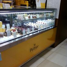 生ケーキもあります。