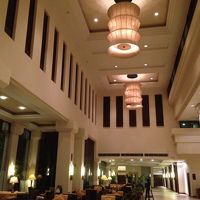 広〜く開放的なロビー