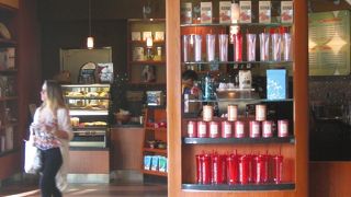 ノードストロームのカフェで過ごす寛ぎの午後