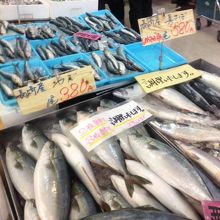 鮮魚は下ごしらえしてもらえる（ものもある）