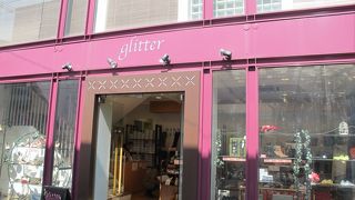 エレガントな靴があります。