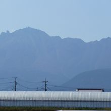 諫早を過ぎると次第に普賢岳の山々が見えてきます