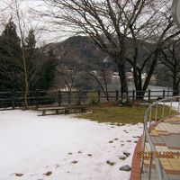 雪が残ってます。