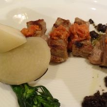 メインのお肉料理。