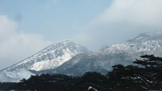 えびの高原から韓国岳の雄姿が見れます