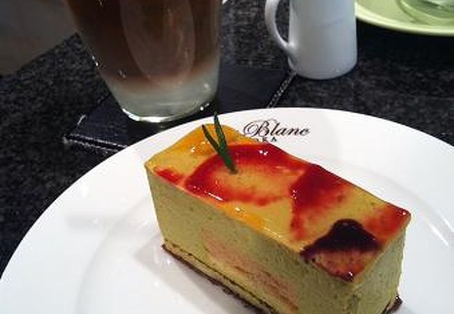 お洒落な老舗ケーキ屋さん