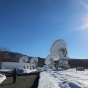 一般見学もできる宇宙電波、太陽電波を観測する天文台