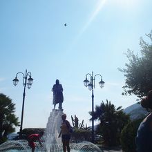 バス停があるジョイア広場