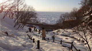 冬場は、階段が危険です。