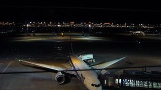 飛行機と夜景の見応えあります