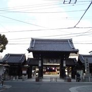 祭でも学問でも知られている神社んです