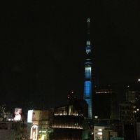 夜のスカイツリー。「TOKYO」って感じがする。