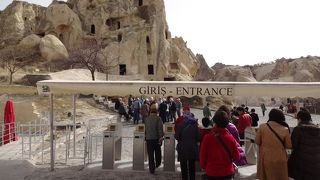 岩窟教会が集まるキリスト教の聖地