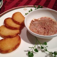 前菜　フォアグラのカナッペ