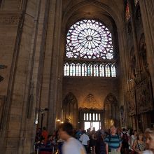 ゴシックの特徴、バラ窓