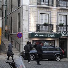 ケーブルカーの隣のお店