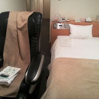 立派なマッサージチェア付きです