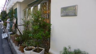 カフェスペースが焼き菓子コーナーに