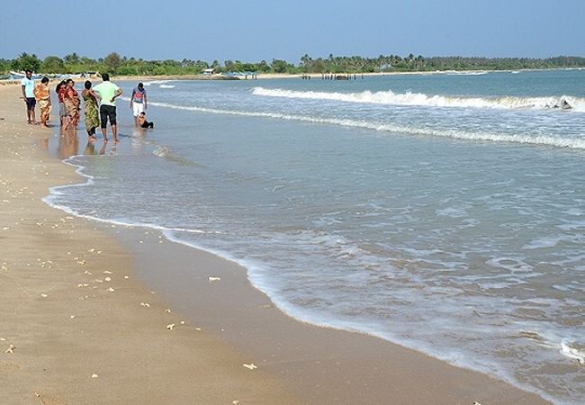 行くなら夏！　バッティカロアの北に広がる砂浜