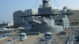 戦艦の迫力がそばで見れます