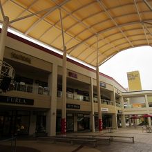 たくさんのショップ