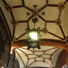 カフェテリアの天井