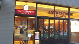 店内は狭いですが、セルフなためか価格がお安めです