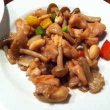 メイン、鶏とピーナッツのオイスター炒め 