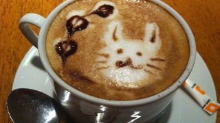 朝から晩まで便利、スパニッシュバル・カフェ