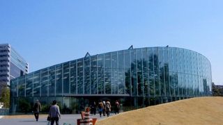 高低差のある大きな温室