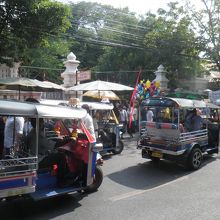 トゥクトゥク 