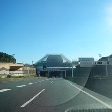 海底トンネル入口（川崎側）