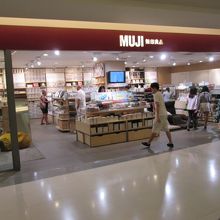 シーロム コンプレックス