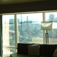 昼景､外の日除け(ステッカー？)の重なりがみえます。12月