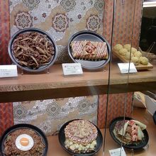 焼きそば、お好み焼きが中心です。