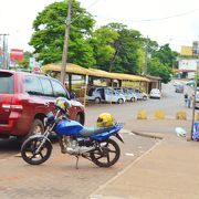 パラグアイとの国境のフォスド・イグアス側にタクシー乗り場がある