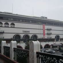 駅からすぐです