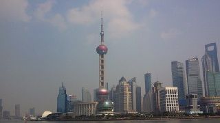 展望台は空気悪く景観今ひとつ。外観を楽しむ象徴的建物