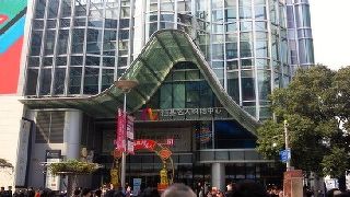 客引き含め雑踏感が、かえって印象的