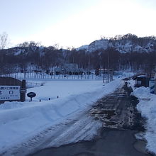 温泉街からは北口利用となります