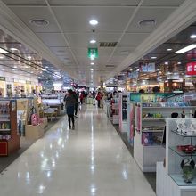 店内（雑貨フロア）