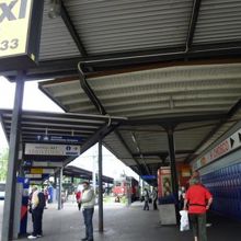 ロカルノ駅前がバスターミナル